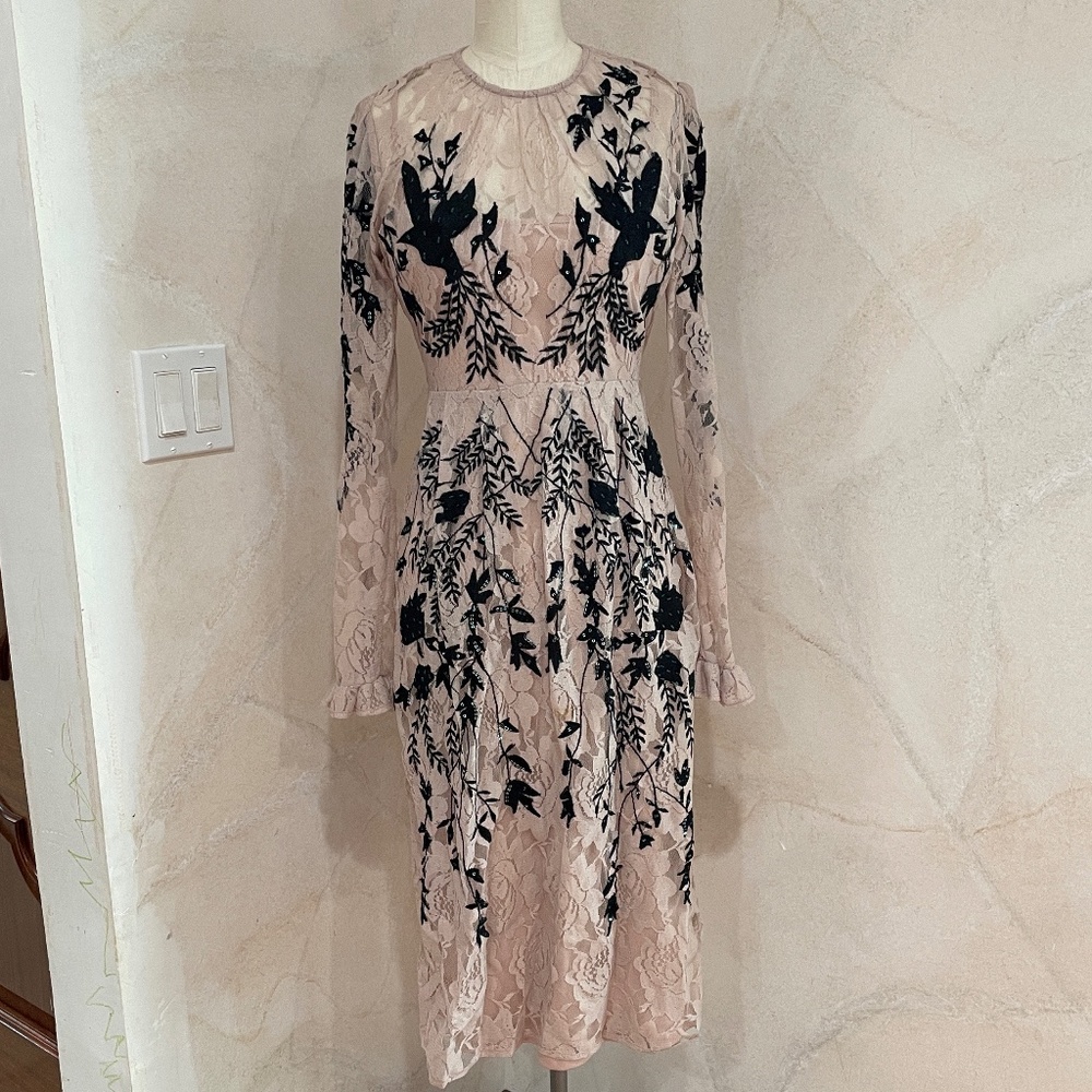 Hope & Ivy Embellished Lace Maternity Dress